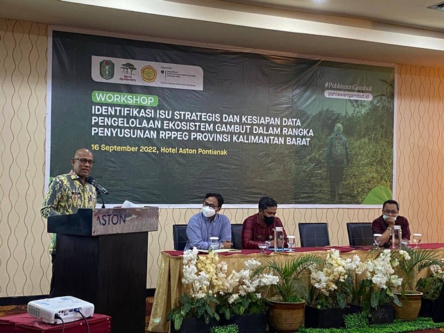 Workshop Identifikasi Isu Strategis dan Kesiapan Data Pengelolaan Ekosistem Gambut dalam Rangka Penyusunan RPPEG Provinsi Kalbar. Foto: Dok. Istimewa