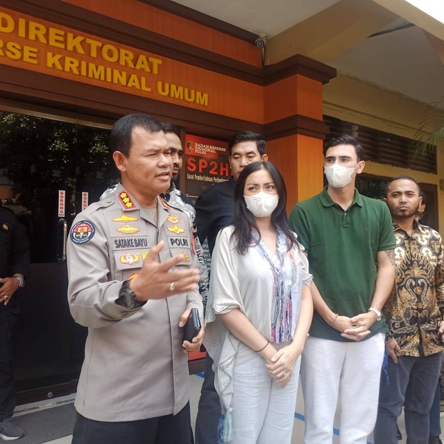 Jumpa Pers Jessica Iskandar dan Vincent Verhaag terkait kasusu penipuan di Polda Bali. Foto: Denita matondang/Kumparan