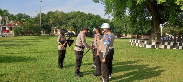 Upacara Pemberhentian dengan tidak hormat (PTDH) Aipda Rudi Suryanto. | Foto: ist