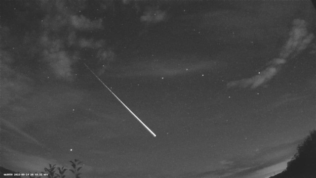 Penampakan meteor di Inggris, Rabu (14/9). Foto: UK Meteor Network