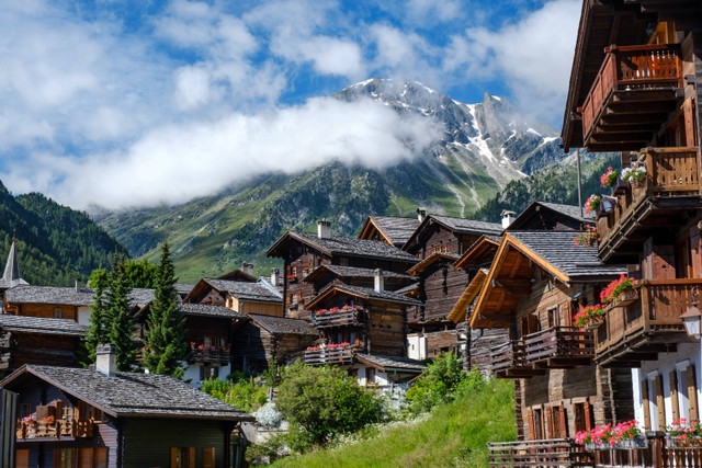 Tempat Terindah di Switzerland untuk Liburan Akhir Tahun. Sumber: Unsplash:  Patrick Robert Doyle