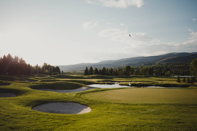 Ilustrasi Rekomendasi Tempat Main Golf di Tangerang, Foto: Unsplash/Matthew McBrayer