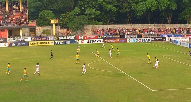 Persekat Kabupaten Tegal akhirnya meraih kemenangan di pekan ke-4 Liga 2 2022 melawan Nusantara United di Stadion Trisanja, Slawi, Sabtu (17/9/2022). (Foto: Bentar)