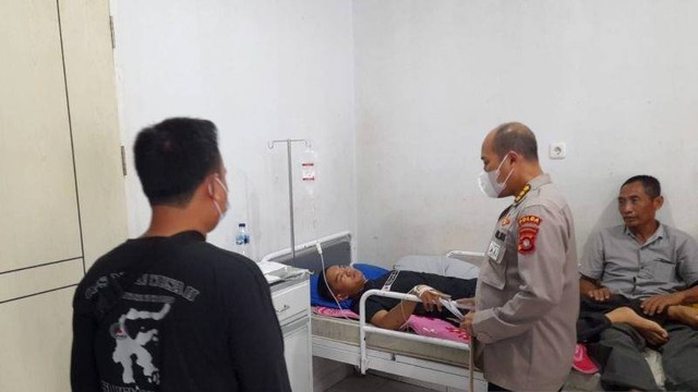 Korban tertembak senjata pelontar gas Bripda Arif Gani menjalani perawatan di Rumah Sakit Aloei Saboe Kota Gorontalo. Foto: Humas Polda Gorontalo/Antara