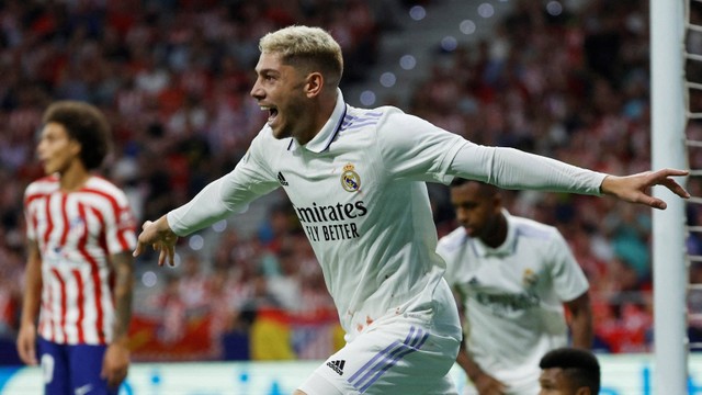 Federico Valverde dari Real Madrid merayakan gol keduanya saat pertandingan di Metropolitano, Madrid, Spanyol. Foto: Susana Vera/Reuters