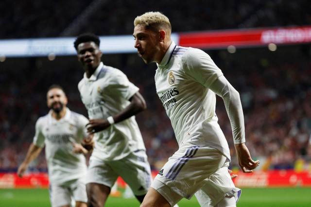 Federico Valverde dari Real Madrid merayakan gol keduanya saat pertandingan di Metropolitano, Madrid, Spanyol. Foto: Susana Vera/Reuters