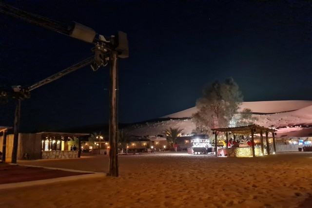 Tempat makan di tengah gurun di Dubai yang disediakan Arabian Adventure. Foto: Andari Novianti/kumparan