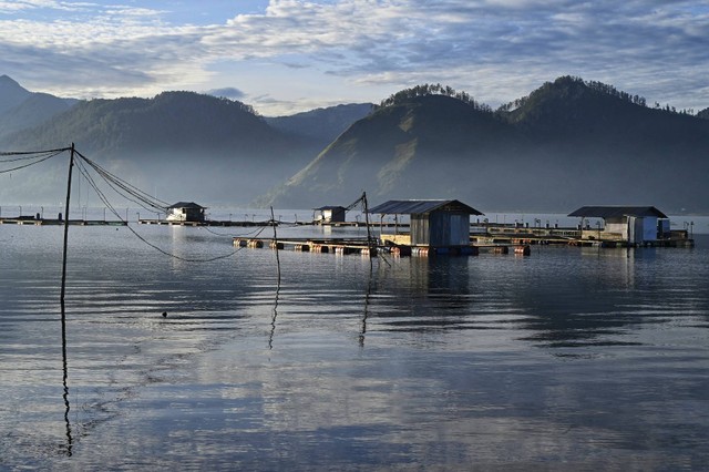 Pemandangan di Danau Laut Tawar, Takengon, Aceh, Senin (19/9/2022). Foto: Chaideer Mahyuddin/AFP