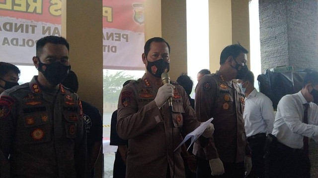 Dirpolairud Polda Lampung, Kombes Pol Sis Mulyono, saat memimpin ungkap kasus tambang pasir ilegal. | Foto: Bella Sardio/ Lampung Geh