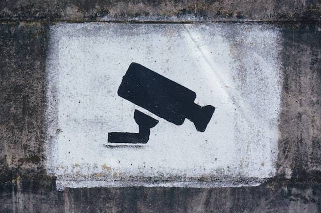 Ilustrasi CCTV yang bisa merekam suara. Tobias Tullius/Unsplash