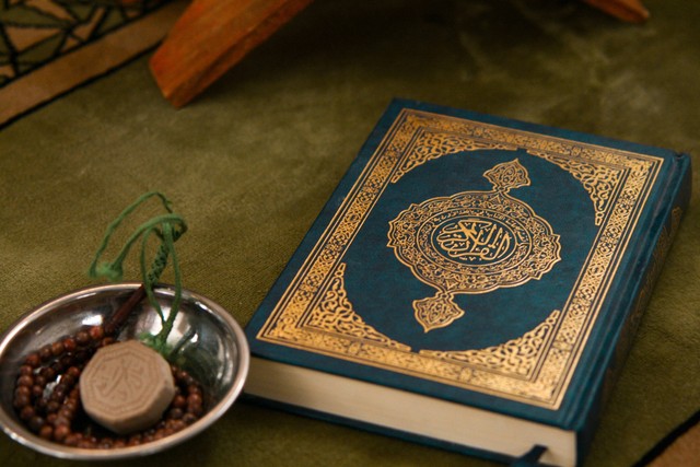 Ilustrasi Huruf hijaiyah disebut juga huruf Al-Qur'an, sumber foto: (Syed Aoun Abbas) by unsplash.com