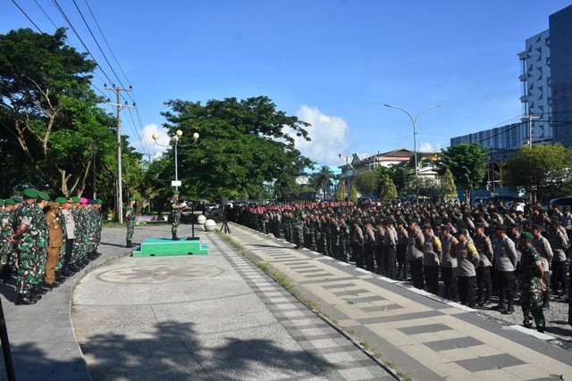 Apel gelar pasukan TNI, Polri dan Pemda jaga situasi kamtibmas wilayah Sorong Raya tetap aman dan kondusif