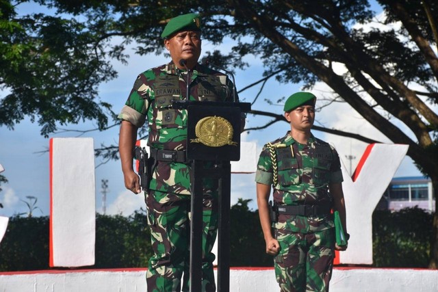 Apel gabungan yang berlangsung di Taman Sorong City, Kota Sorong, Papua Barat, dipimpin langsung Danrem 181/PVT Brigjen TNI Wawan Erawan