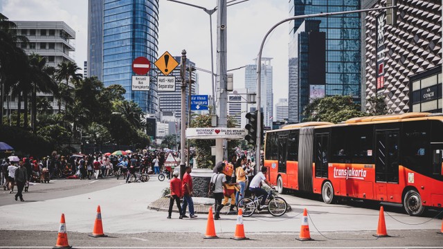 Stasiun MRT Terdekat dari Menara BCA, Foto: Unsplash/Azka Rayhansyah.