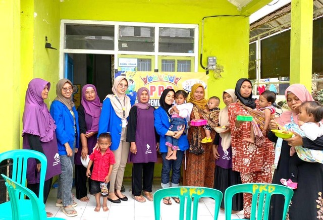 Gambar Kegiatan PPG bersama Ibu-ibu Desa Wonosari dan Balita Stunting