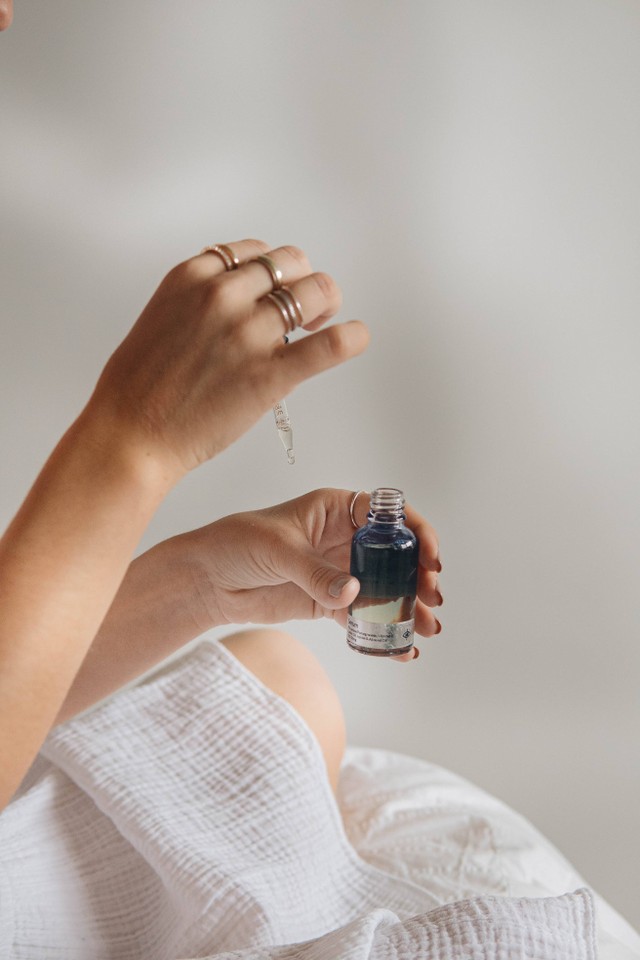 Ilustrasi Perbedaan Physical dan Chemical Exfoliator. Foto: Unsplash