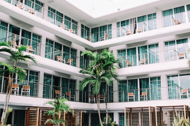 Ilustraasi Hotel Dekat Malang Night Paradise, Foto Unsplash/Francesca Saraco