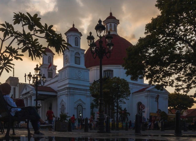 rute ke kota lama semarang. sumber foto : unsplash/awan.