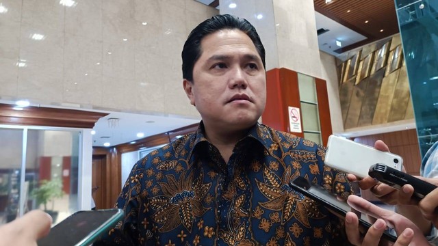 Menteri BUMN Erick Thohir di Kompleks Parlemen, Senayan, Jakarta, Rabu (21/9/2022). Foto: Ave Airiza/kumparan