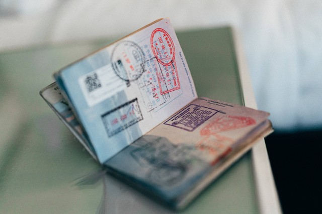 Macam-Macam Visa di Indonesia dan Fungsinya, Unsplash: ConvertKit