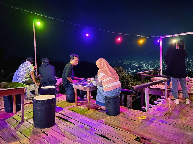 Menikmati Ngopi dan Nongkrong ala Puncak di Sobat Kopi, Bandar Lampung (2)