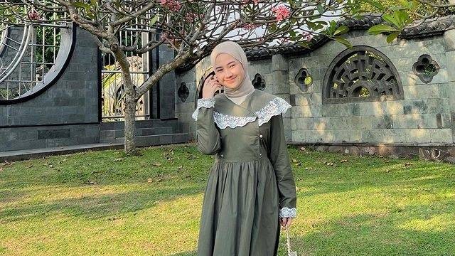 Potret Korean hijab look ala selebgram Kirana. Foto: Instagram.com/inikiranaaa__