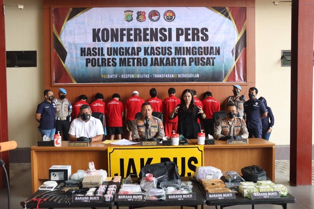 Konferensi pers ungkap kasus penyalahgunaan narkotika oleh Polres Metro Jakarta Pusat, Kamis (22/9/2022). Foto: Dok. Humas Polres Metro Jakarta Pusat