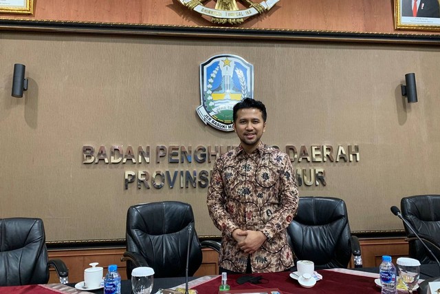 Wakil Gubernur Jawa Timur, Emil Dardak di acara konferensi pers EAROPH di kantor badan penghubung provinsi Jawa Timur, Menteng, Jakarta (22/9/2022). Foto: Dok. Luthfi Humam