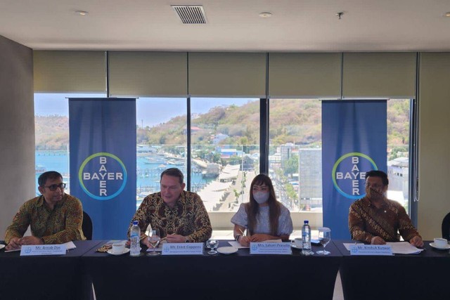 Press Conference Bayer untuk B20 di Labuan Bajo, Jumat (30/9).  Foto: Nabil Ghazi Jahja/kumparan