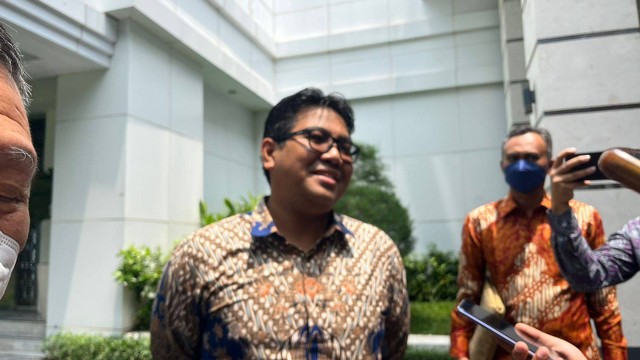 President & Group CEO PETRONAS, Datuk Tengku Muhammad Taufik, saat berkunjung ke kantor Kementerian ESDM di Jakarta Pusat, Jumat (23/9).  Foto:  Fariza Rizky Ananda/kumparan