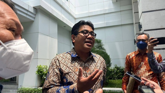 President & Group CEO PETRONAS, Datuk Tengku Muhammad Taufik, saat berkunjung ke kantor Kementerian ESDM di Jakarta Pusat, Jumat (23/9).  Foto:  Fariza Rizky Ananda/kumparan