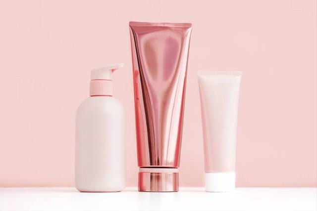 Ilustrasi skincare untuk kulit berminyak dan pori besar (Sumber: Pexels)