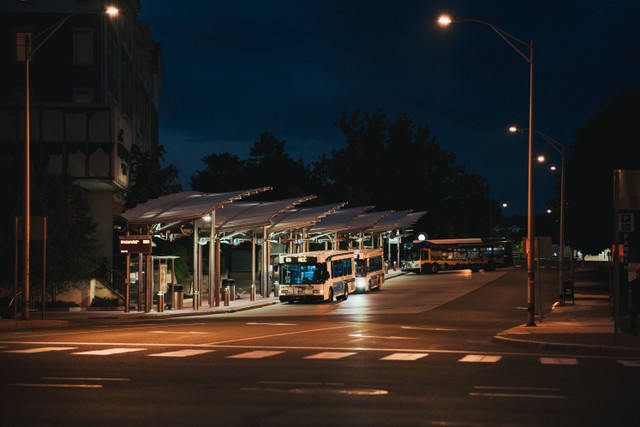 Daftar Terminal di Depok, Foto Hanya Ilustrasi: Unsplash/Nicholas Bartos