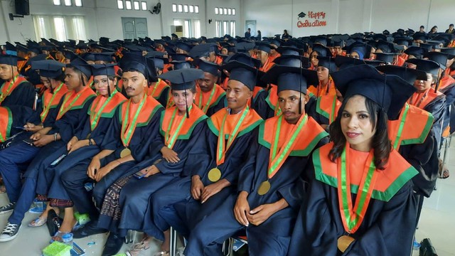 Keterangan foto:Wisuda Angkatan ke-XVI periode II Tahun Akademik 2021/2022 yang berlangsung di Aula Nawacita Unipa, Sabtu (24/09/2022) siang. Sumber foto:istimewa.