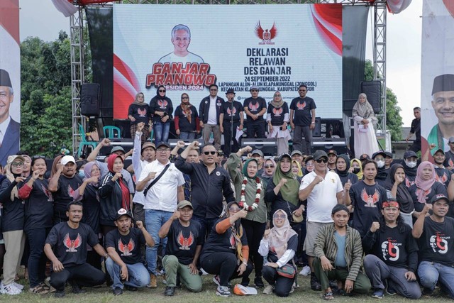 Relawan Des Ganjar Kabupaten Bogor deklarasi dukungan 'Ganjar Presiden 2024' di Lapangan Alun-alun Klapanunggal, Kabupaten Bogor, Jawa Barat.  Foto: Dok. Istimewa