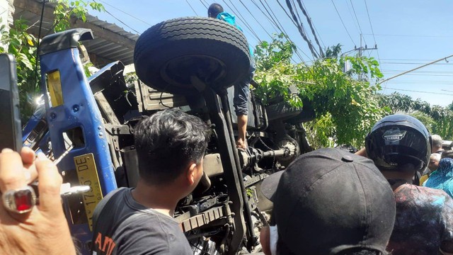 Kecelakaan truk tangki di Banyuwangi. Foto: Dok. Istimewa