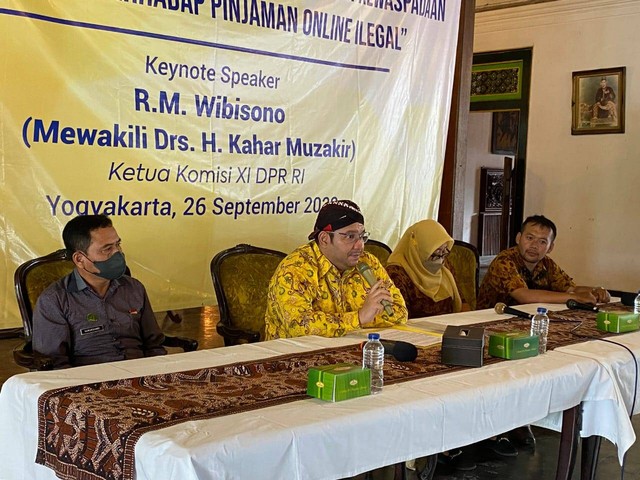RM Moch. Wahyu Wibisono mewakil Ketua Komisi XI DPR RI Kahar Muzakir. Foto: Agung Rahardjo