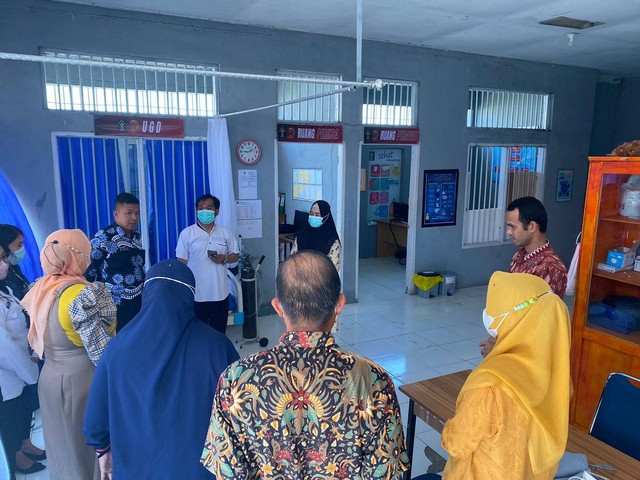 Dinas Kesehatan Provinsi Sulawesi Barat Sambangi Rutan Pasangkayu Mengenai Registrasi Klinik. Foto: Rutan Pasangkayu/dok (26/09)