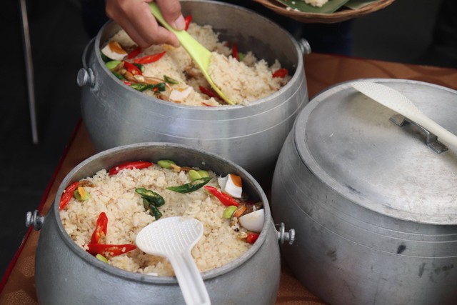 Nasi Campur Enak di Medan, Foto Ini Hanya Ilustrasi dan Bukan Tempat Asli, Foto: Unsplash/MufidMajnun