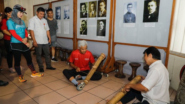 Gubernur Jawa Tengah Ganjar Pranowo mengunjungi Pulau Nias, Sumatera Utara, Senin (26/9/2022). Foto: Dok. Istimewa
