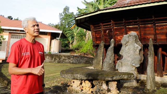 Gubernur Jawa Tengah Ganjar Pranowo mengunjungi Pulau Nias, Sumatera Utara, Senin (26/9/2022). Foto: Dok. Istimewa