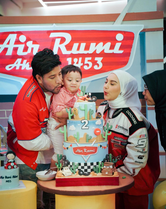 Kemeriahan Ulang Tahun Ke-2 Air Rumi. Foto: Instagram/@_irishbella_