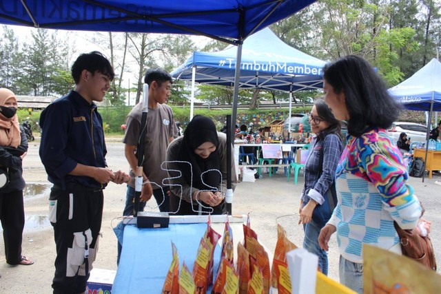 Tim dari Universitas Bengkulu sedang mengikuti Market Day