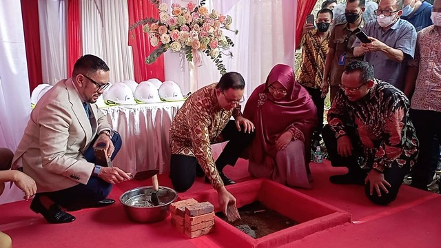 Gubernur DKI Jakarta Anies Baswedan Groundbreaking Pembangunan Rumah Sakit Bedah Toto Tentrem, Senin (26/9). Foto: Fadlan/kumparan