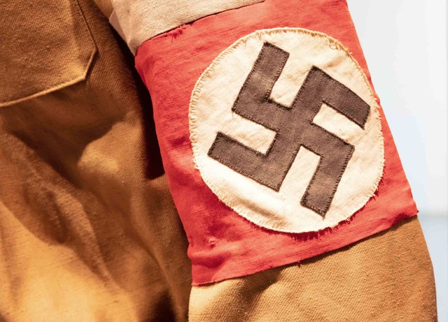 Simbol Swastika. Foto:  MyImages - Micha/Shutterstock.