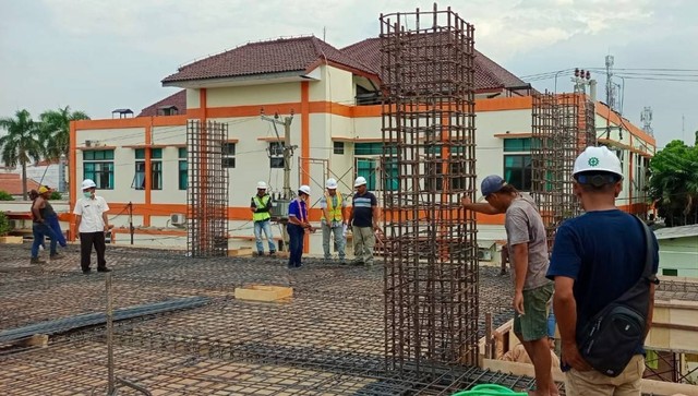 Ilustrasi: Pembangunan gedung Paviliun VIP dan VVIP 5 lantai di RSUD Kardinah Kota Tegal yang masih berjalan