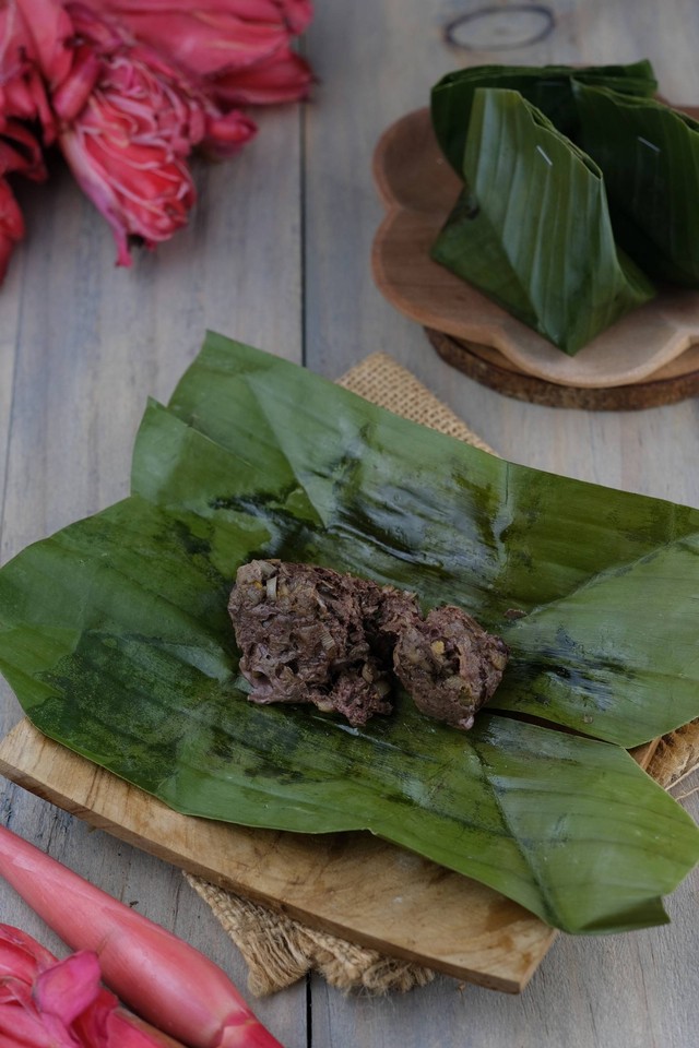 10 Nama Bungkus Makanan Khas Indonesia Dari Daun Pisang Unik