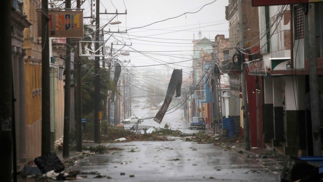 Kerusakan imbas Badai Ian di Pinar del Rio, Kuba, Selasa (27/9/2022). Foto: Alexandre Meneghini/Reuters