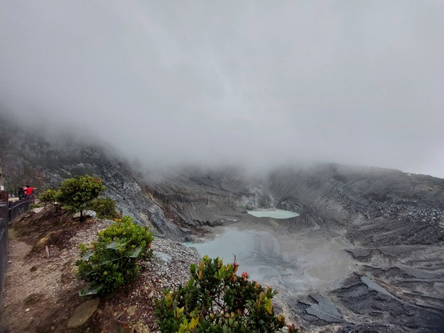 Rute ke Gunung Tangkuban Parahu dari Bandung, Foto: Unplash, Reuben Hu