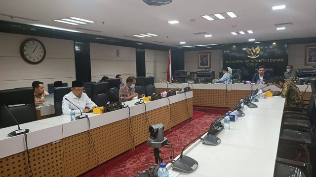 Sekjen Indra Iskandar hadiri panggilan MKD soal evaluasi akses pintu masuk DPR, Rabu (28/9/2022). Foto: Annisa Thahira Madina/kumparan